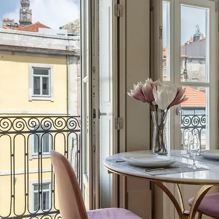 Mouzinho Historic Apartment *